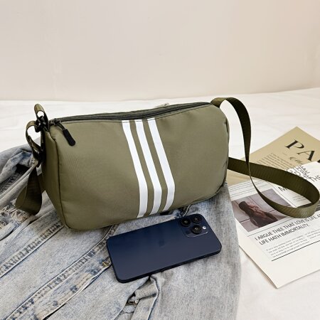 სპორტული ფიტნეს ჩანთა (მწვანე, თეთრი სამი ზოლით)